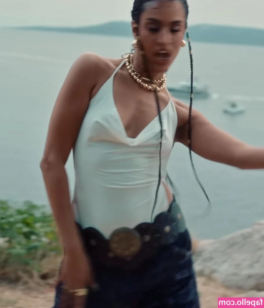 Rua - My grades might not be perfect... but at least I'm hot 💖💗