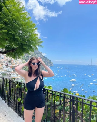 Josie L [ josie-l ] - Some fun in the bathroom and some fun in the office today