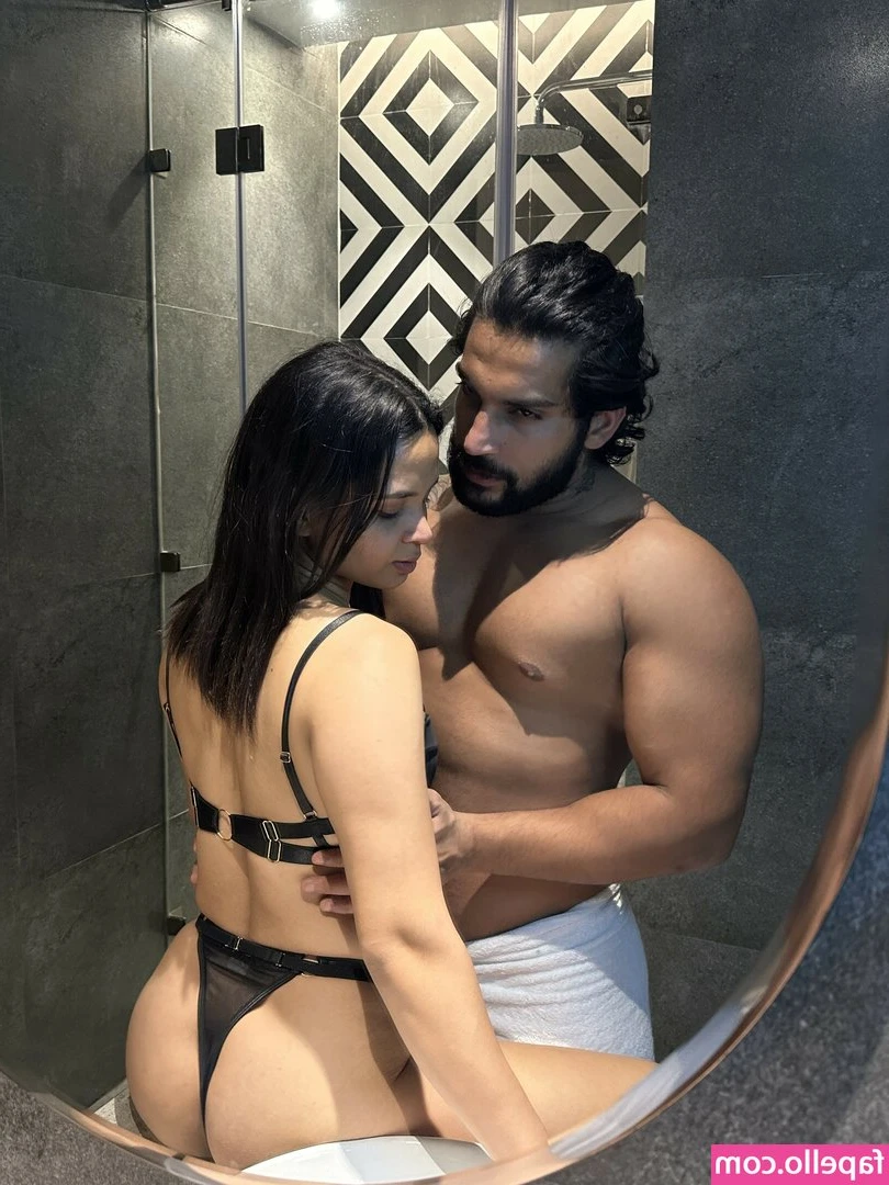 Mansi Negi [ mansi-negi ] - Ordered this dress and they forgot to also send the shirt  Oh well 