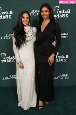 Natalia Bryant [ natalia-bryant ] - Imagine me sitting on your face like this 😊😊