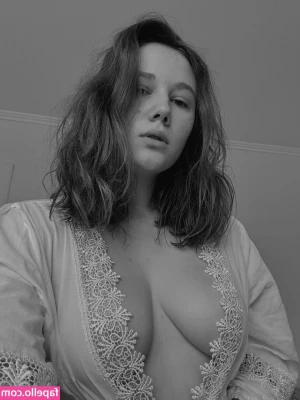 mikhailivna - Tengo ropita interior nueva   les gustaria que haga un video probando