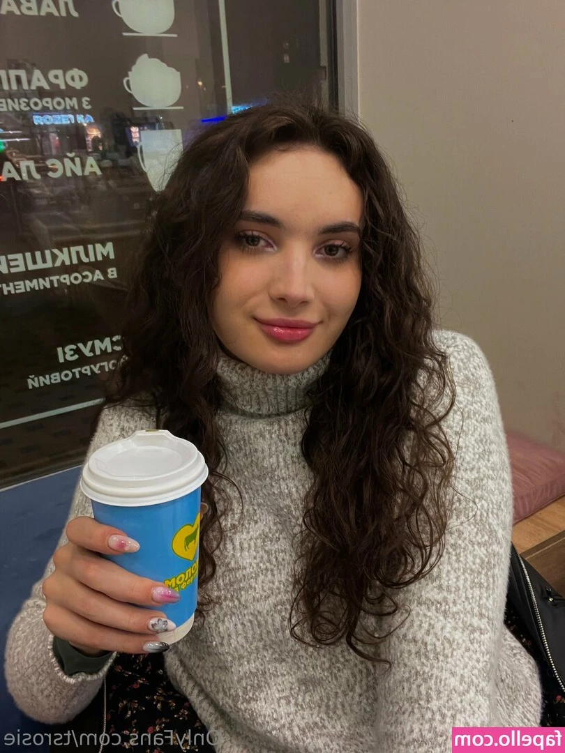 tsrosie - ＤＲＯＰＰＩＮＧ ＳＯＯＮ 💦  Did you guess it right?