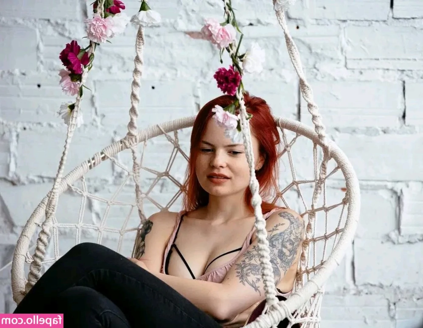 Magdalena Grajek [ magdalena-grajek ] - Making him cum hands free is one of my favourites! 😁