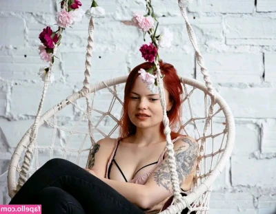 Magdalena Grajek [ magdalena-grajek ] - Making him cum hands free is one of my favourites! 😁