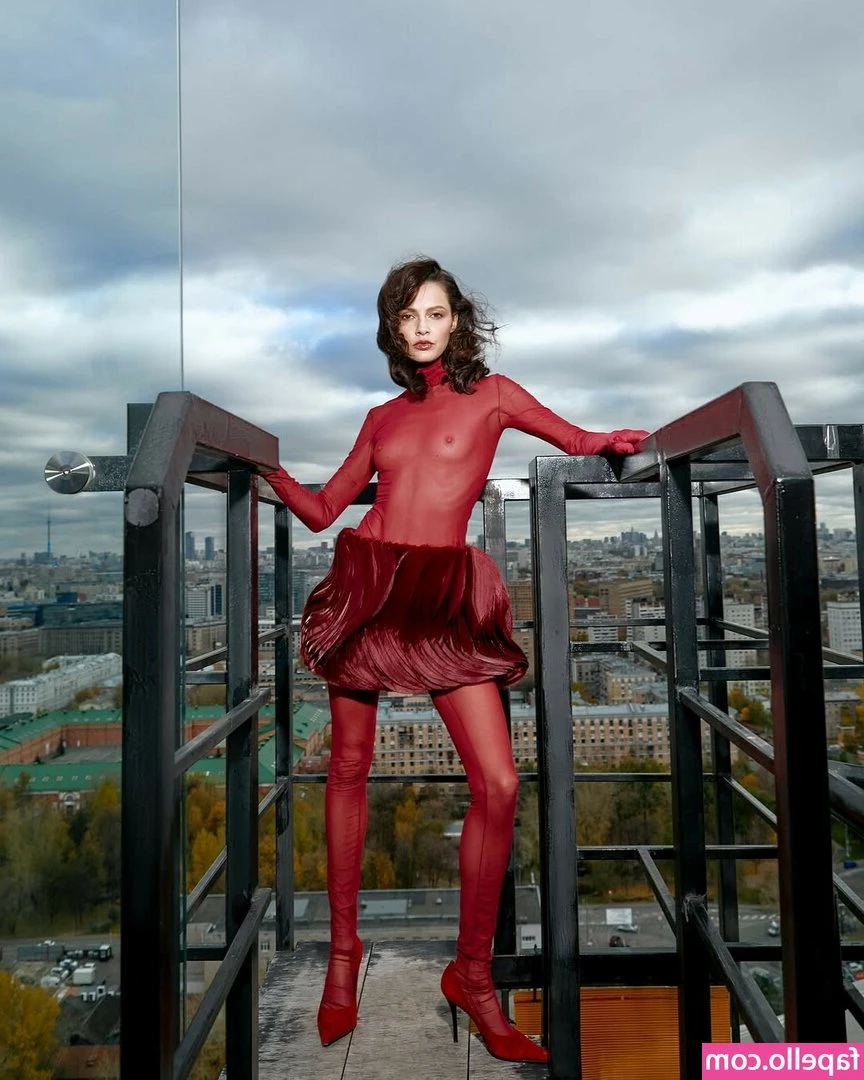 Polina Favorskaya [ polina-favorskaya ] - So wet today