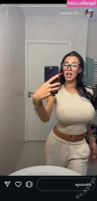 Elisa Bary [ elisa-bary ] - Can get used to this mirror