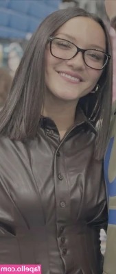 Izzy Moreno / ItsIzzyMania [ izzy-moreno-itsizzymania ] - Can you tell I love tentacles?