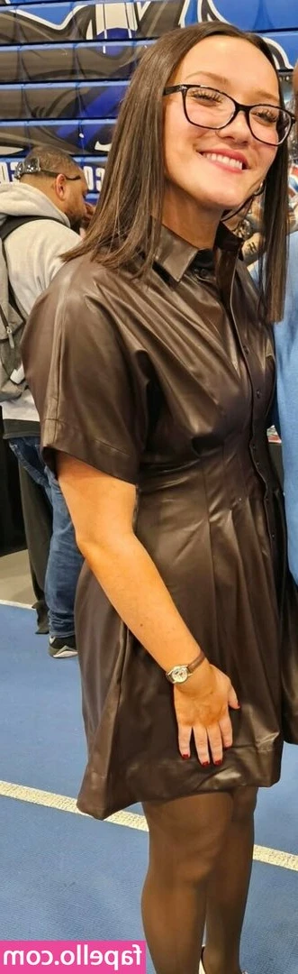 Izzy Moreno / ItsIzzyMania [ izzy-moreno-itsizzymania ] - I have some new stuff to post, just currently traveling for Christmas