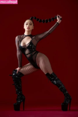 Carrie Colby [ carrie-colby ] - Acordando com tesão  fui logo bater uma