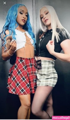 Penelope Ford [ penelope-ford ] - Is it big or am I small