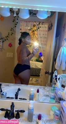 ri.leaked [ ri-leaked ] - Get on your knees  my pussy needs to be eaten