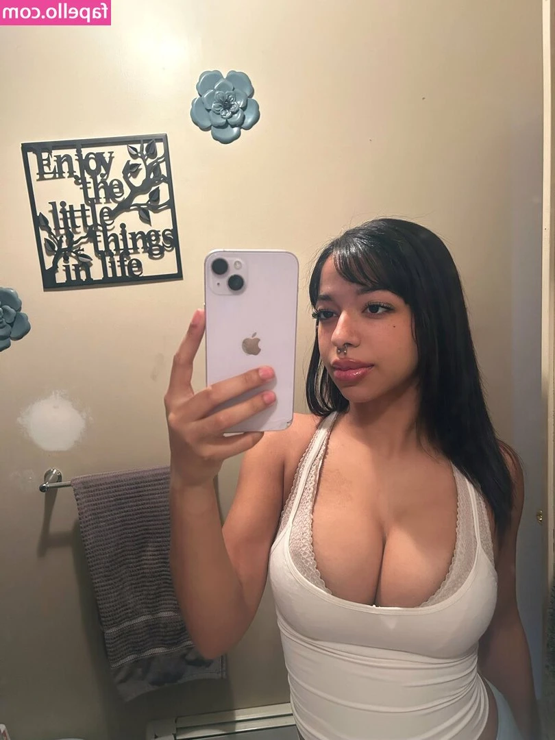 Imtheprincessj - My feet love the feel of hard  cold marble