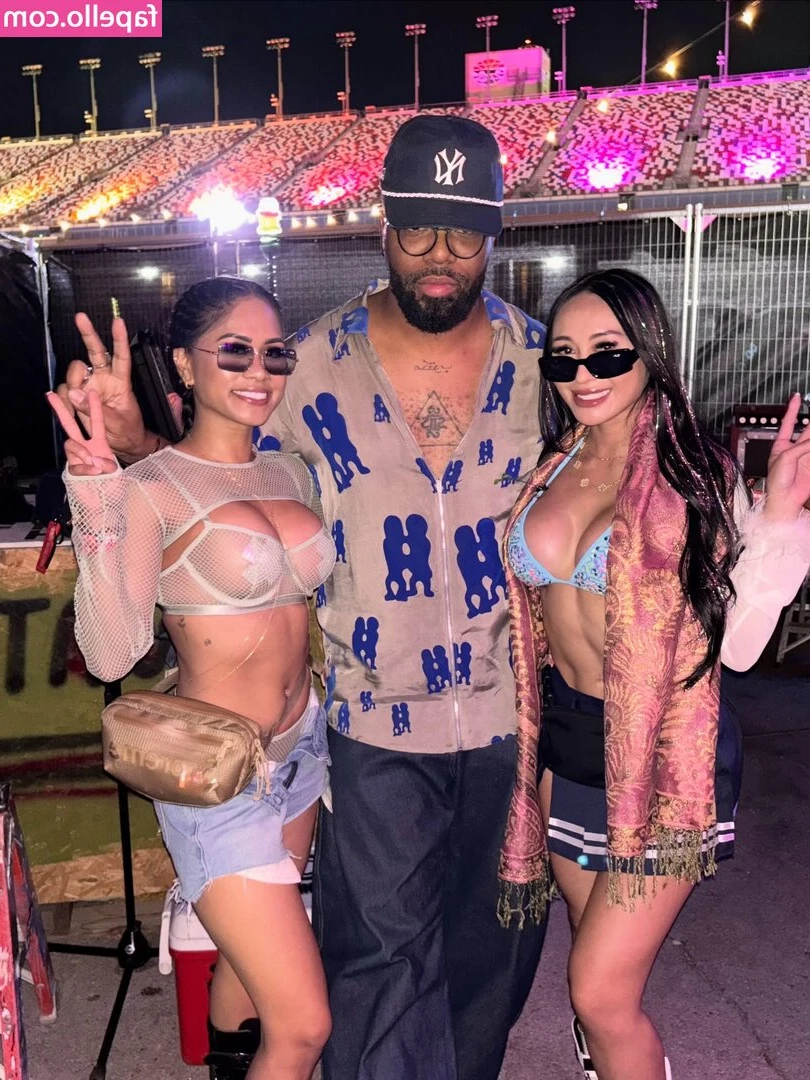 Lea Danielle [ lea-danielle ] - Wanna join? The water is perfect 💖🥰