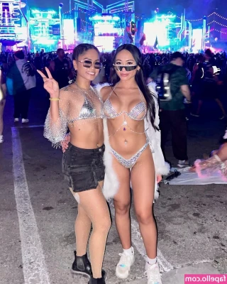 Lea Danielle [ lea-danielle ] - You wanna slip it in daddy