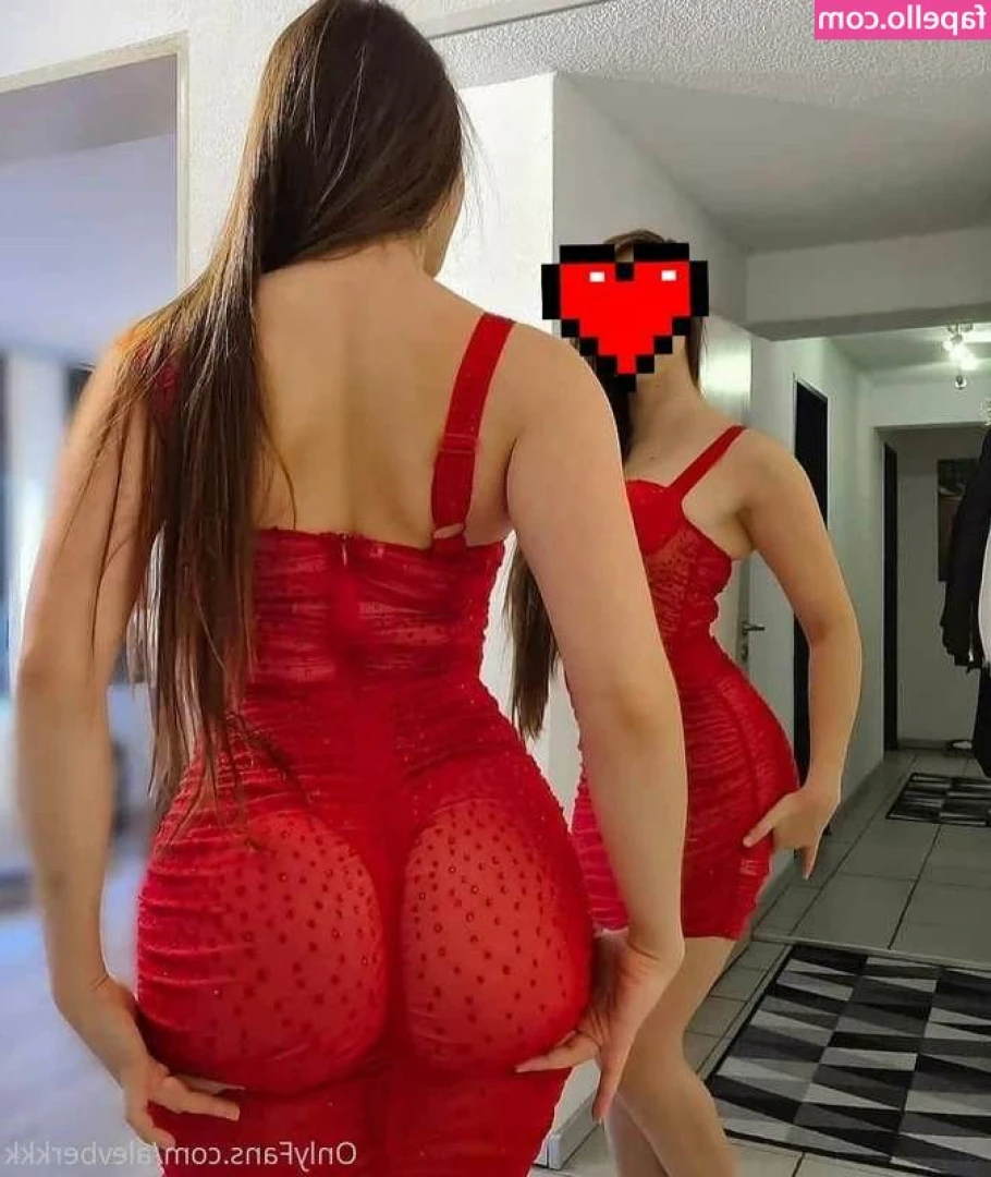 Defne Atlas [ defne-atlas ] - Is it obnoxious to just have a ton of up close selfies  I hope not 