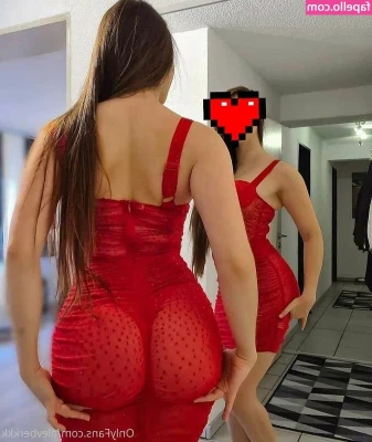 Defne Atlas [ defne-atlas ] - Is it obnoxious to just have a ton of up close selfies  I hope not 