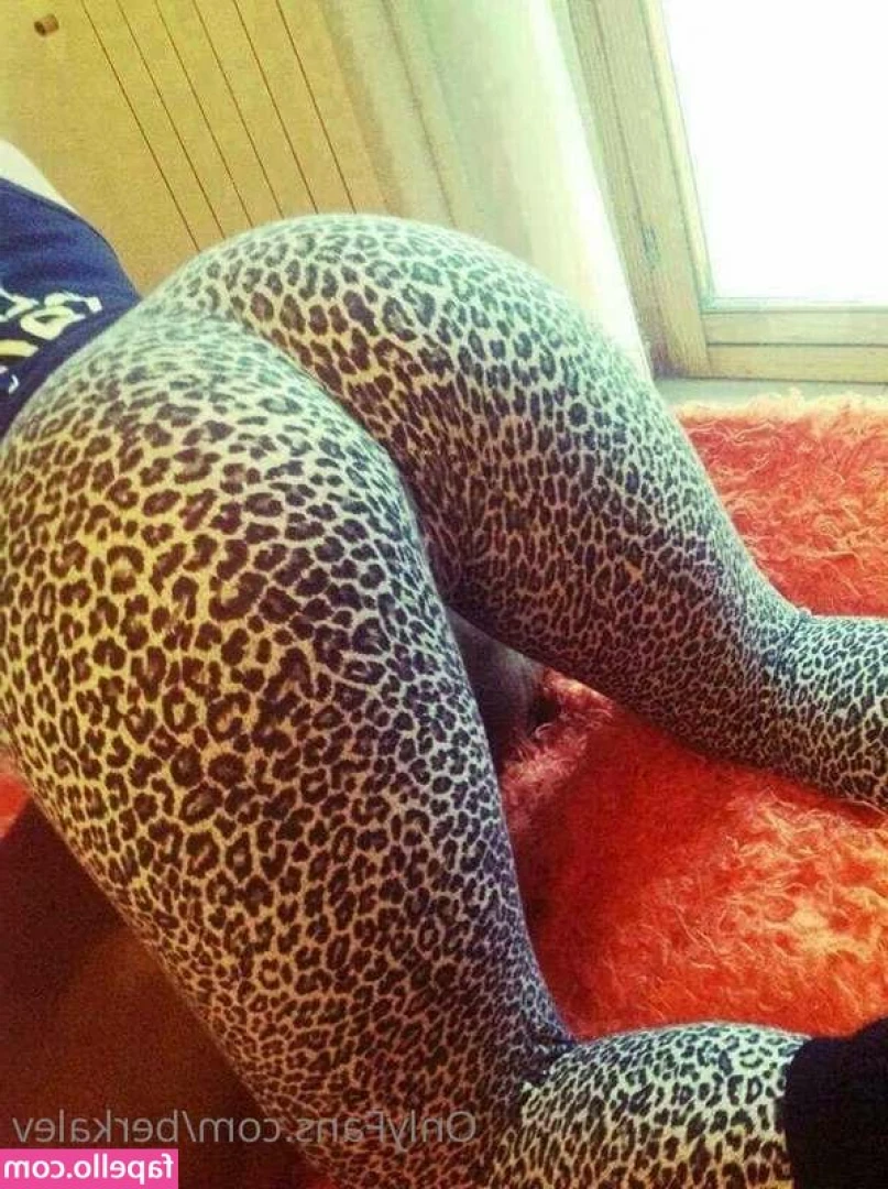 Defne Atlas [ defne-atlas ] - Monster High girls know how to party   Rochelle Goyle and Venus are