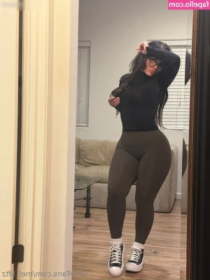 melkoneko - Salí a zona 04 con jeans y unas sandalias cómodas  me encanta