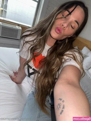 Natalie Evans [ natalie-evans ] - Lemme send you nudes while you re at work then punish me when you get