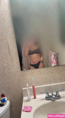 gaby_zola [ gaby-zola-11 ] - Squish it