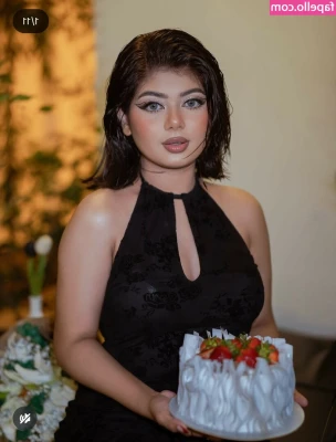 camphorrrrrr - Playing with some toys in the swing