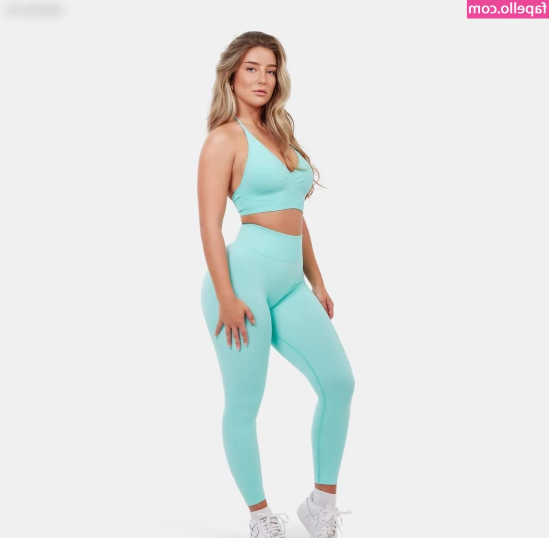 Rubi_ste [ rubi-ste ] - Just two friends, hanging out, having fun ya know :3