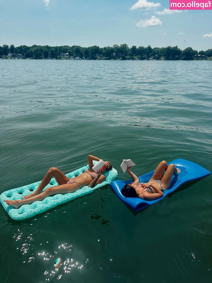 Bridget Larmore [ bridget-larmore ] - Se ve hermoso no