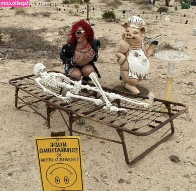 vodkasmile - Lemme pull my shorts to the side