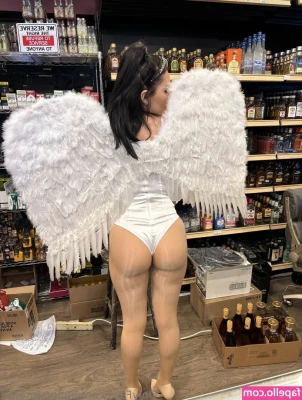Liquorstoregirl - What's on your mind baby?