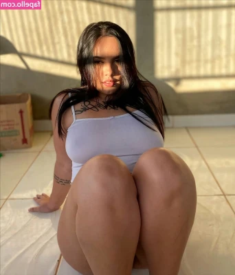 Ana Beatriz [ ana-beatriz-1 ] - How much do you love my booty