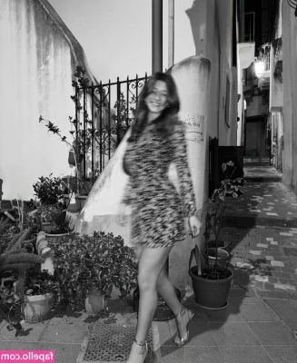 Laura Di Russo [ laura-di-russo ] - Watch me fuck myself with a 9 inch cock and swallow a load of cum  Dm