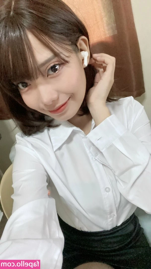 MarieNyan - Threesome with @otmdee BBC & snowbunny @corracox 😋💦