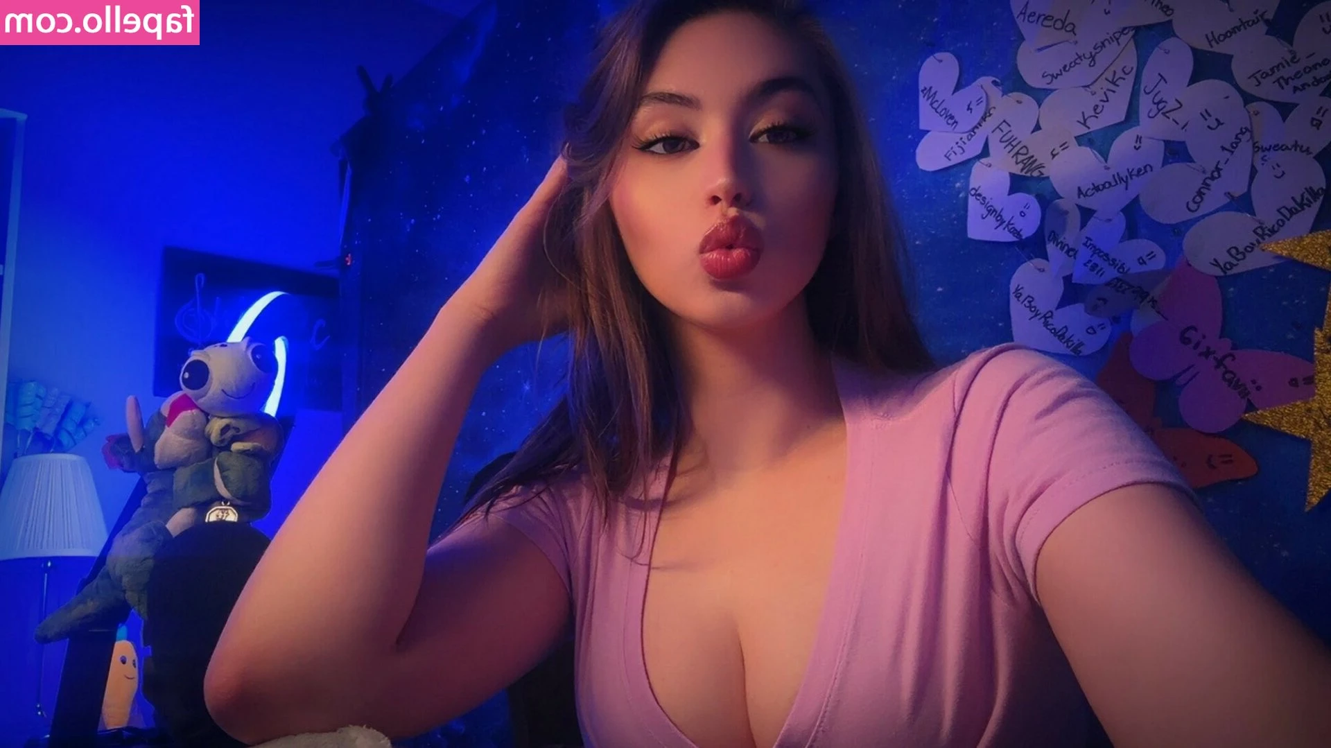 UnknownxBeautyx - This one's for my feet lovers 😊 Enjoy this cute gone very sexual