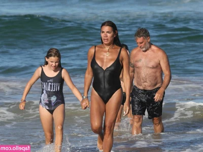 Flor De La V [ flor-de-la-v ] - This is half the set  Hoping to get more fans before I post the rest