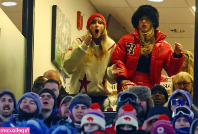 Taylor Swift AI [ taylor-swift-ai ] - Red nails playing on the iron bar