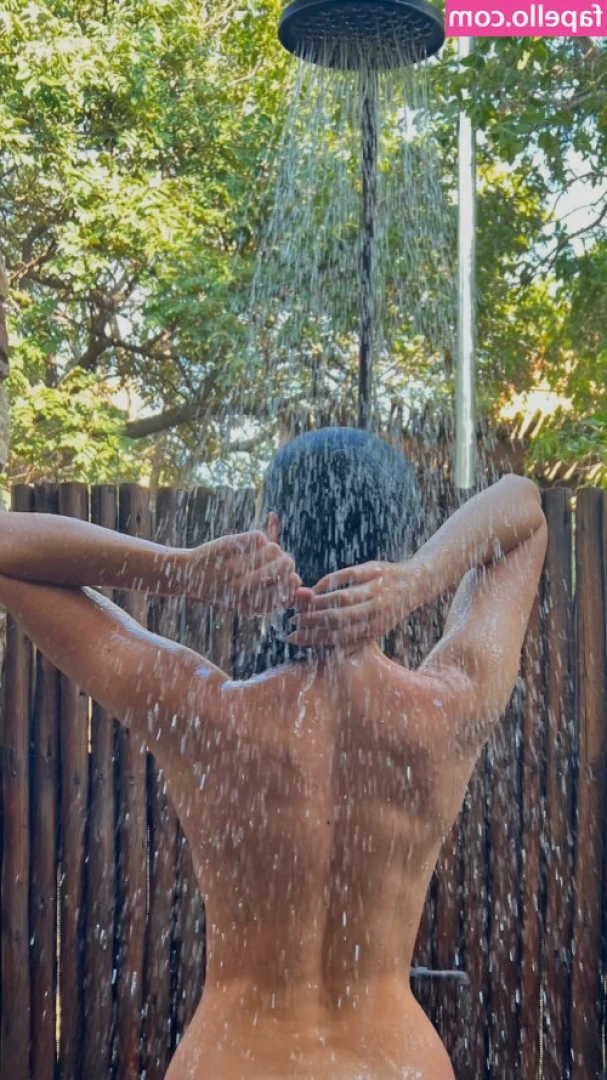 Caitibums - I like this dress 🥰