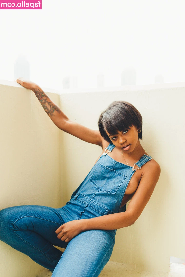 Cierra Vegas [ cierra-vegas-1 ] - Can you guess what s on my pants  Every correct guess gets a free