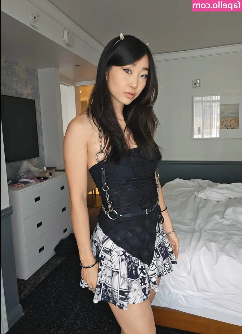 Emma Meili [ emma-meili-90 ] - I like to feel the adrenaline, I was in a cabin getting firewood and