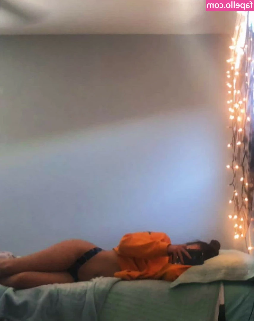 Zoe Serena [ zoe-serena-15 ] - Here for some foot fun  you found the right spot  stop in and take a