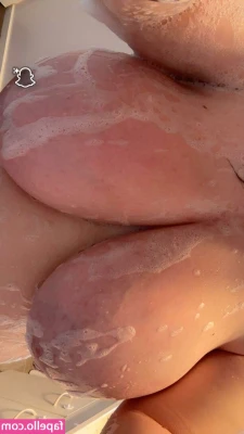 Big_boobs_baddie [ big-boobs-baddie ] - Should I do a shoot in this