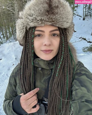 Victoria.Outside [ victoria-outside ] - Te encanta ver y adorar mi cuerpo de diosa  demuéstralo perdedor