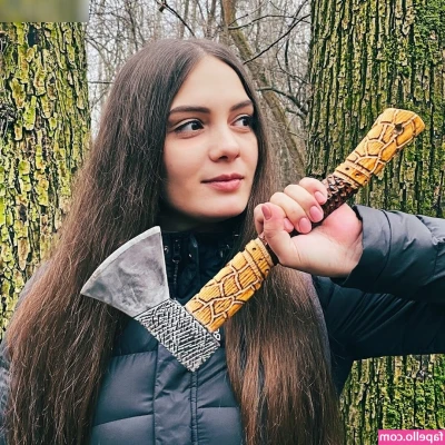 Victoria.Outside [ victoria-outside ] - I’m literally waiting for you in my DM!!! I heard ”Good things