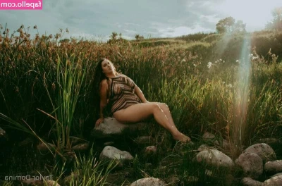 Taylor Domina [ taylor-domina ] - Oh babe  your DMS are about to go LIIIT