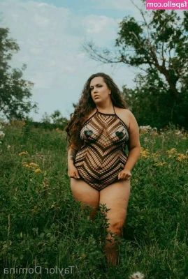 Taylor Domina [ taylor-domina ] - These boots really do it for me