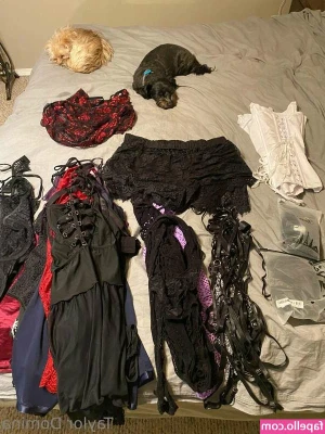 Taylor Domina [ taylor-domina ] - Follow my friend  celia_diaz she s 21 years old  she s super sweet