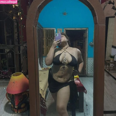 Ipsita Deuty [ ipsita-deuty ] - do you like my lips or my tits? 😈💋