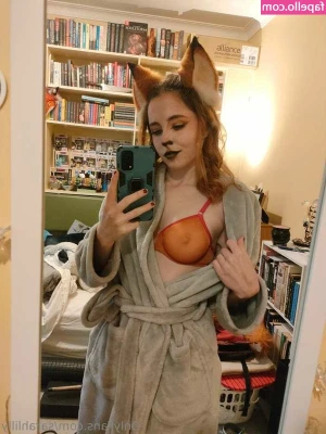 Sarah Lilly [ sarah-lilly ] - Would you kiss my   then work your way down or up