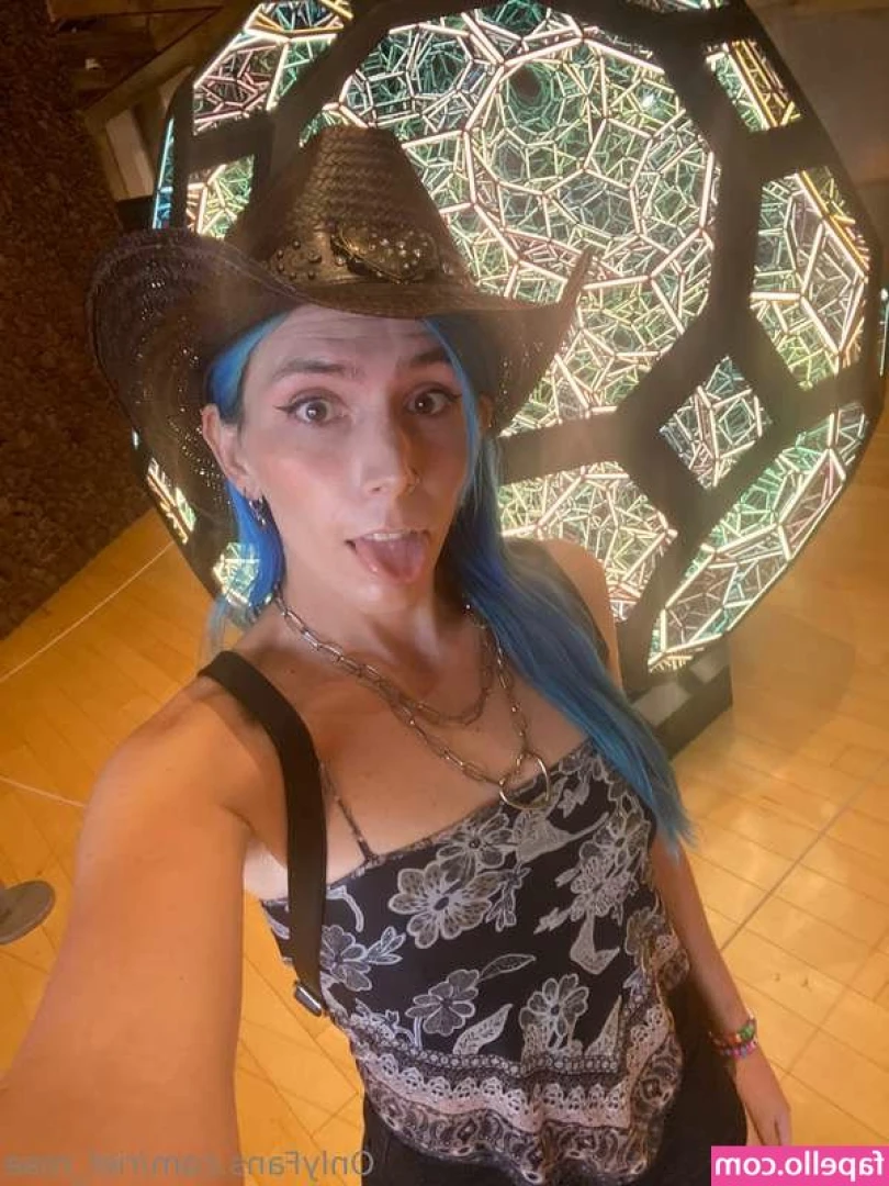 Taylor Rose [ taylor-rose ] - Sloppy mouth from this Dick demon cab driver said he wanted some