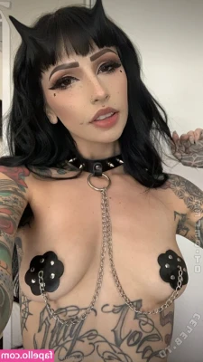 Angela Mazzanti [ angela-mazzanti-2 ] - Hey babes it s hot out there and I needed to cool off