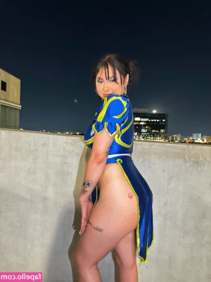 Hin0rei - Unlock this to see me move my hand and fully reveal my BREASTS AND